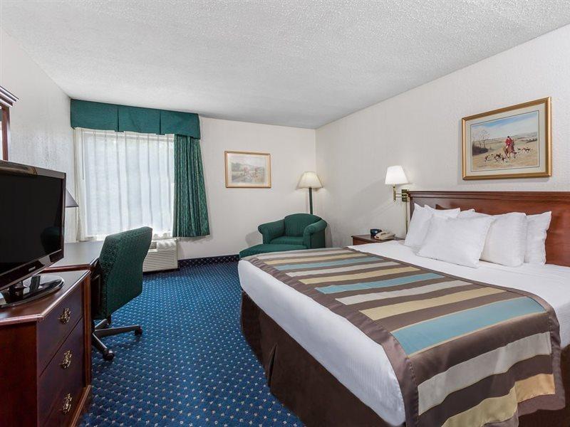 Baymont By Wyndham Greensboro/Coliseum Esterno foto