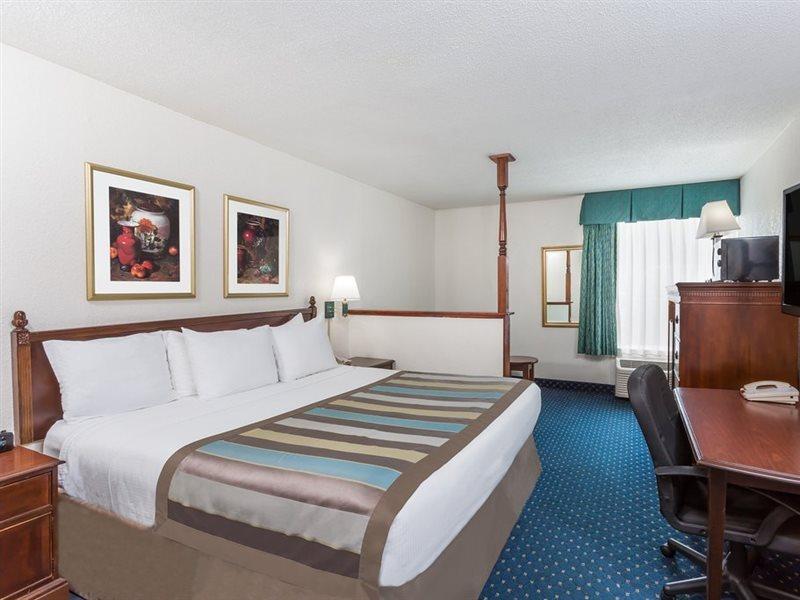 Baymont By Wyndham Greensboro/Coliseum Esterno foto