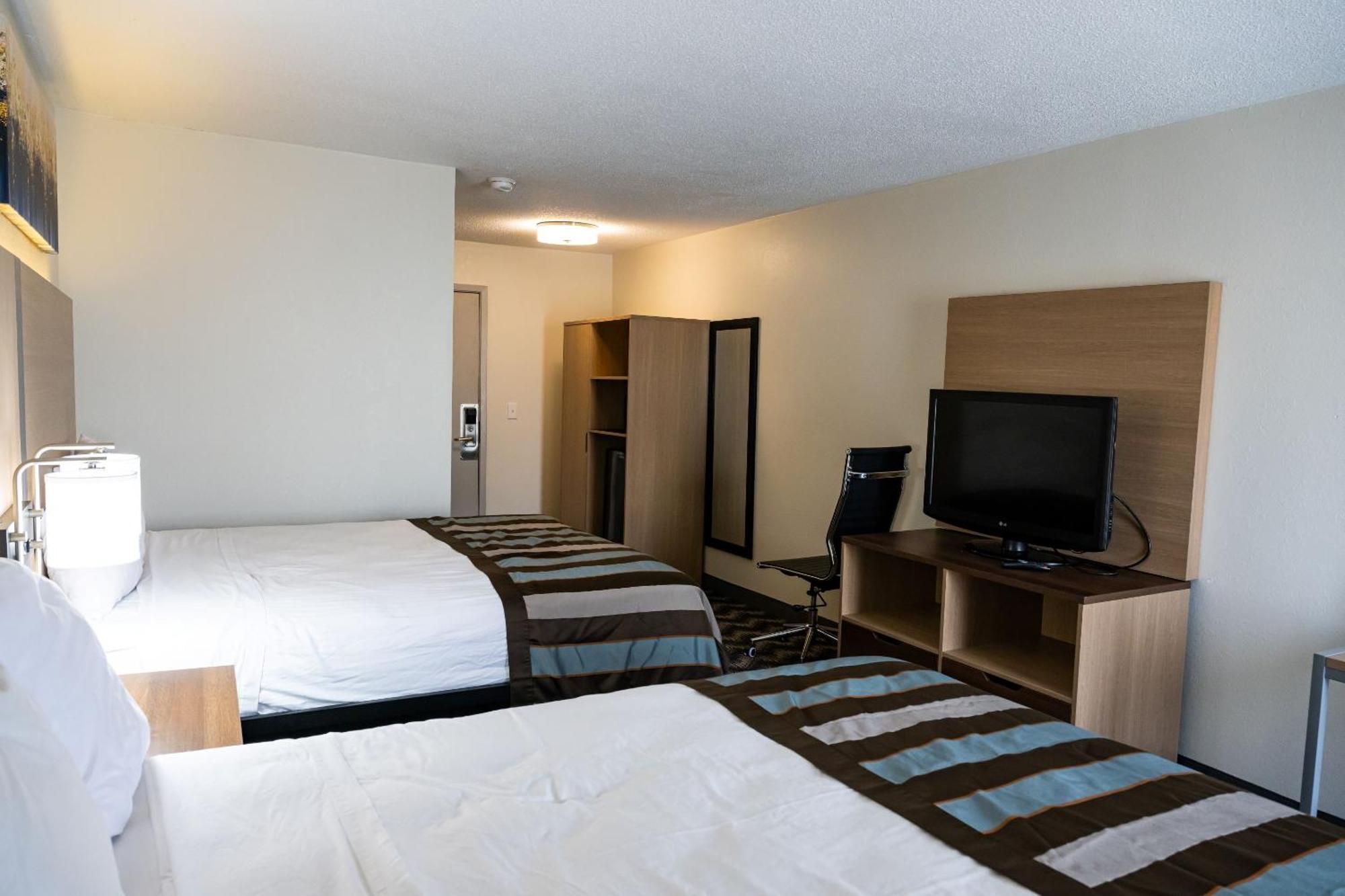 Baymont By Wyndham Greensboro/Coliseum Esterno foto