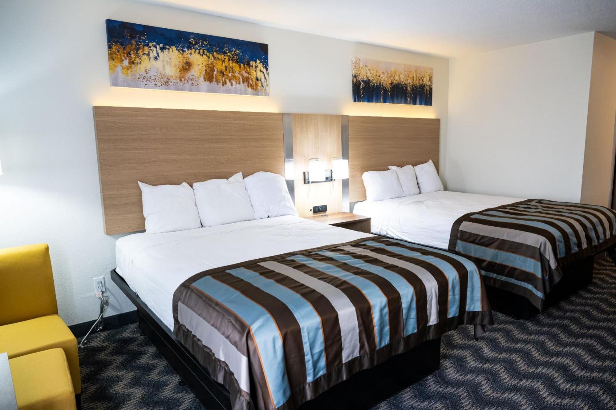 Baymont By Wyndham Greensboro/Coliseum Esterno foto