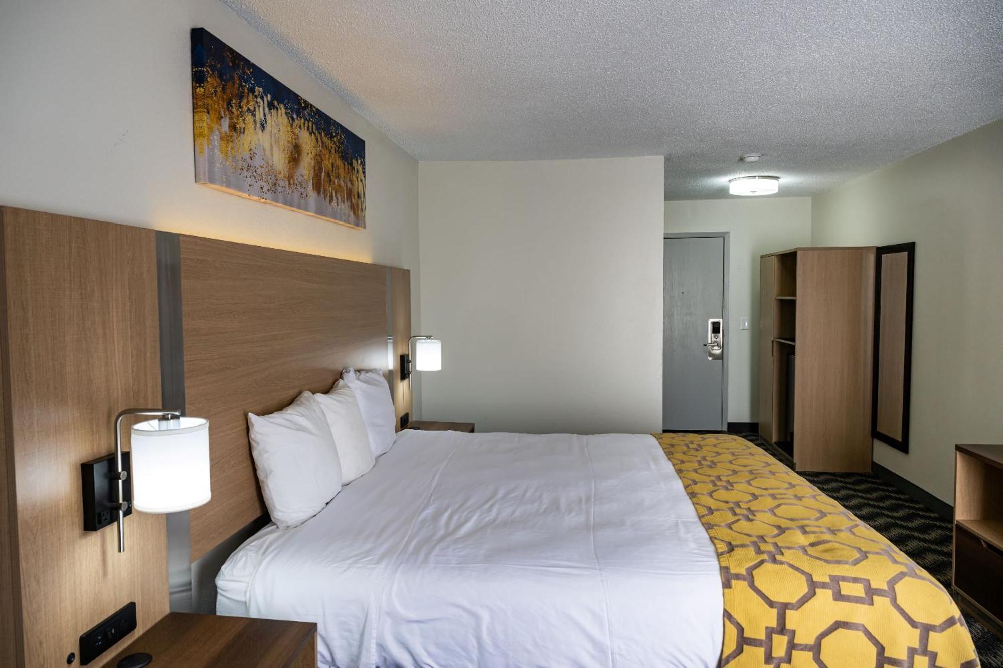 Baymont By Wyndham Greensboro/Coliseum Esterno foto