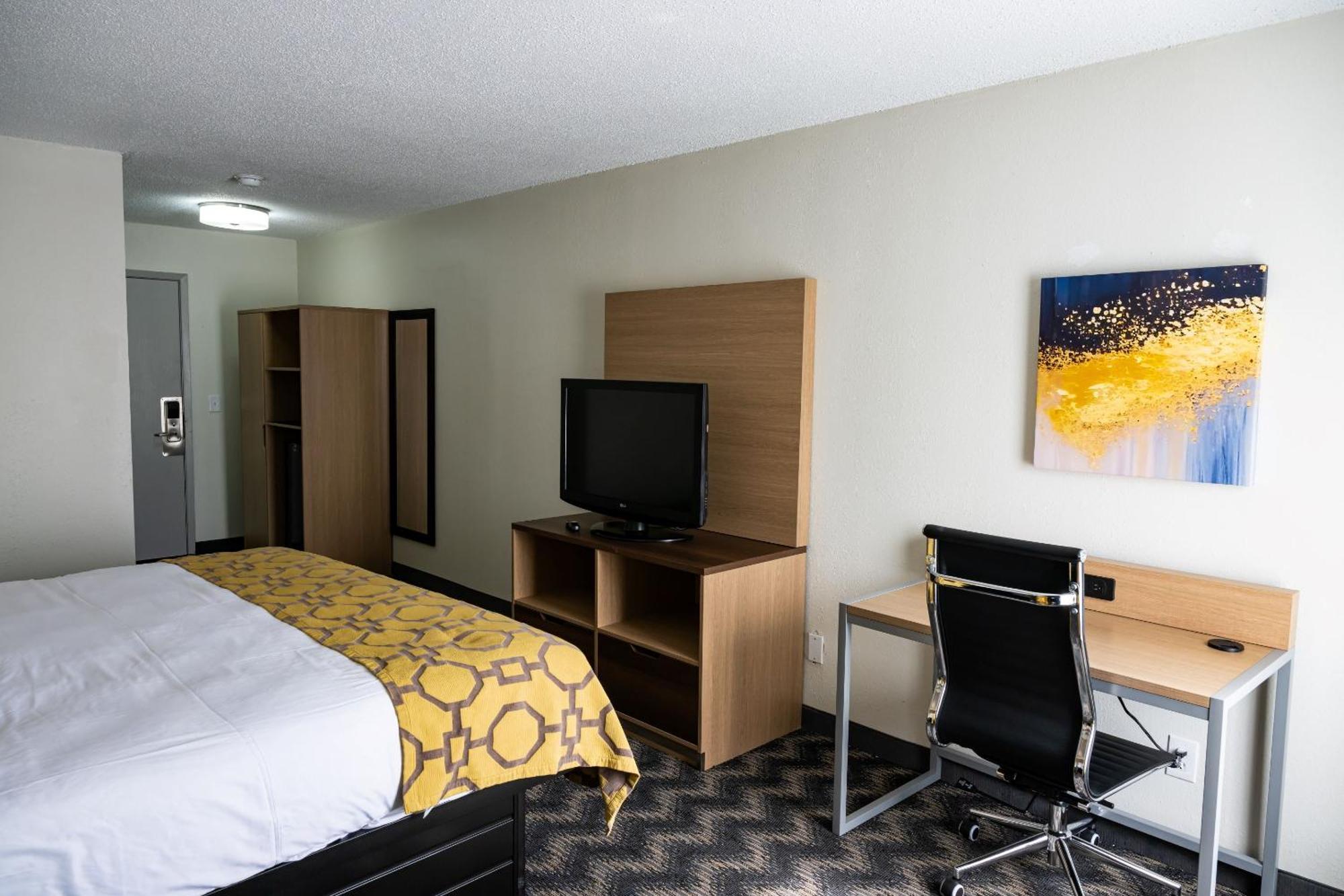 Baymont By Wyndham Greensboro/Coliseum Esterno foto