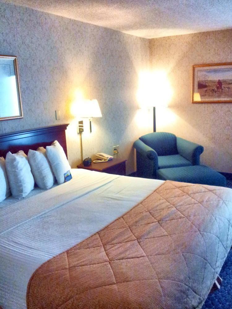 Baymont By Wyndham Greensboro/Coliseum Esterno foto
