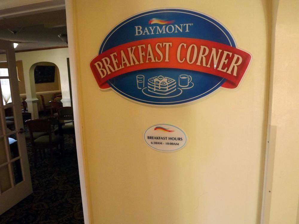 Baymont By Wyndham Greensboro/Coliseum Esterno foto