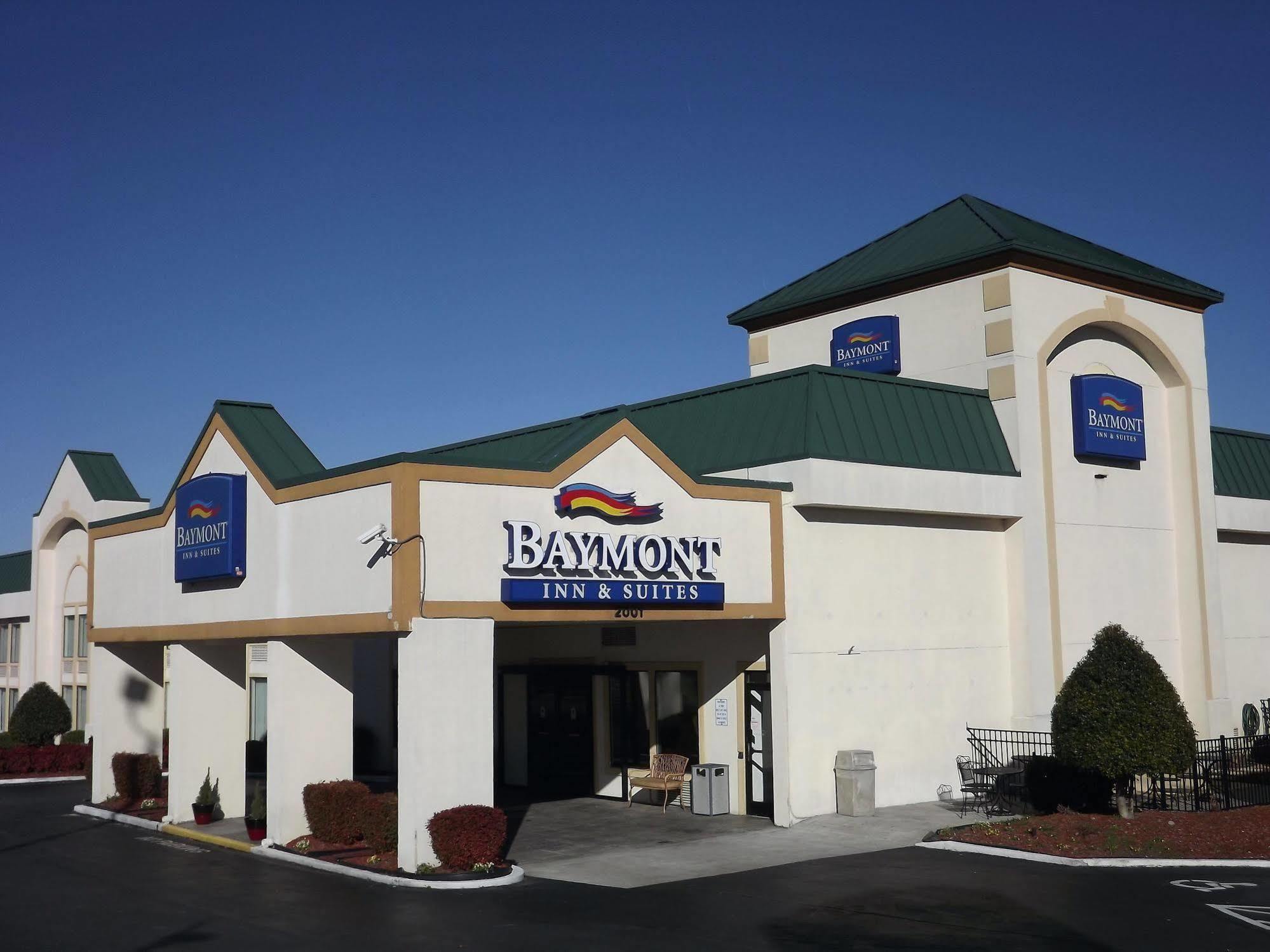 Baymont By Wyndham Greensboro/Coliseum Esterno foto